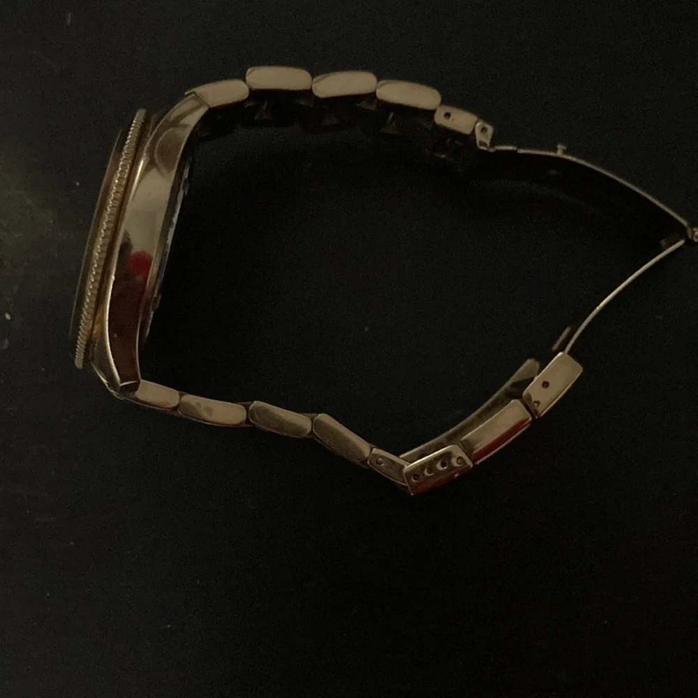 Watch - Picture 2 of 3